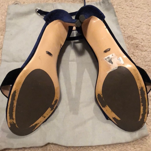 Karvan Heel in Navy Velvet - Picture 4 of 4